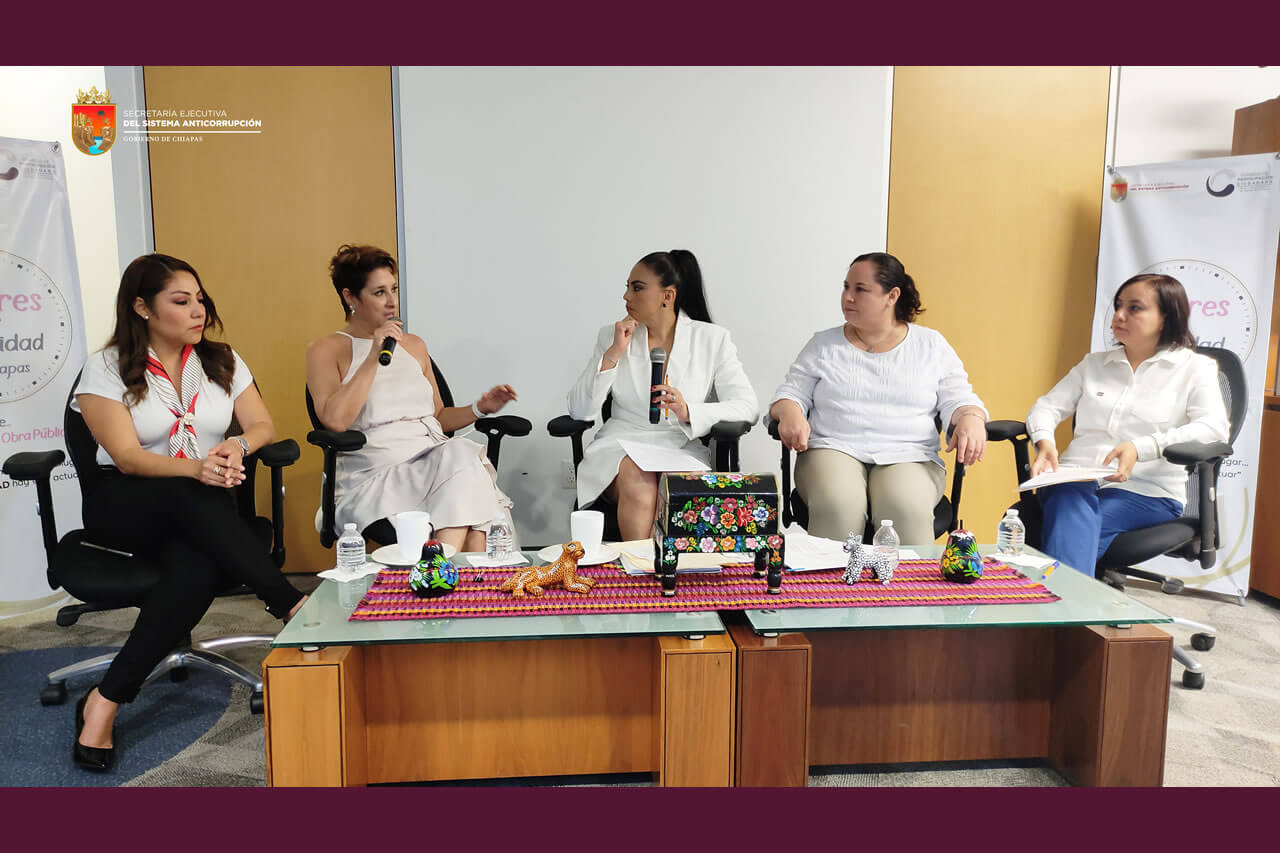 Celebran mesa de diálogo Mujeres por la Integridad en Chiapas, hablando de: Obra Pública